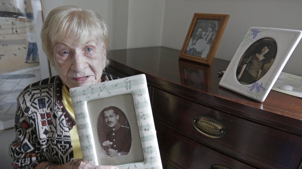 Edit Sten överlevde sin tid i Auschwitz trots att hon var gravid under hela sin tid där.